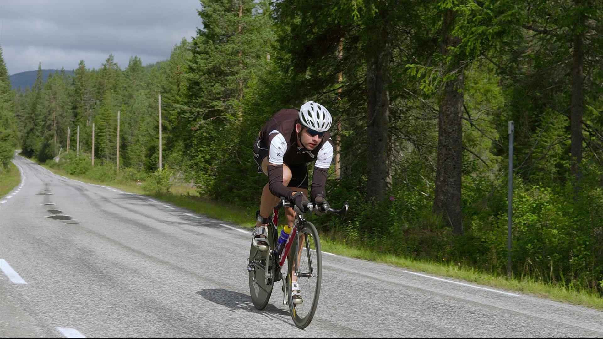 奥利维耶一锤定音，拜仁轻取西班牙点燃欧冠赛场